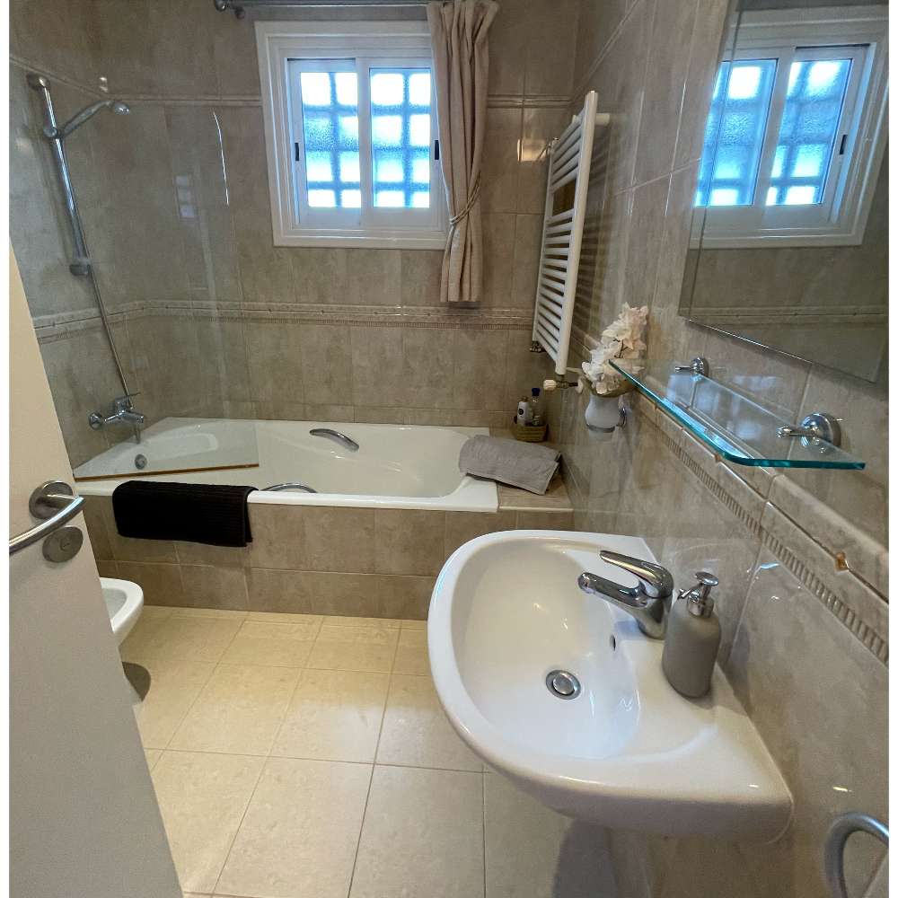 Bath room 3a
